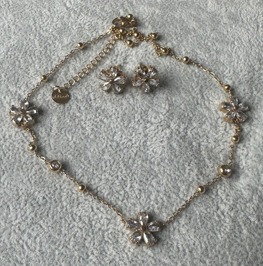 Gold flower set - necklace and earrings